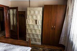 Гостевой дом Casa Comfort Кымпулунг-Молдовенеск Номер-студио с кроватью размера "king-size" и диван-кроватью-8