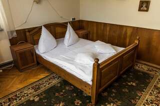 Гостевой дом Casa Comfort Кымпулунг-Молдовенеск Номер-студио с кроватью размера "king-size" и диван-кроватью-9